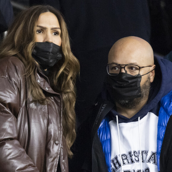 Vitaa et son mari Hicham Bendaoud - People au match de Ligue 1 Uber Eats "PSG contre Monaco (2-0)" au Parc des Princes à Paris le 12 décembre 2021. © Cyril Moreau/Bestimage 
