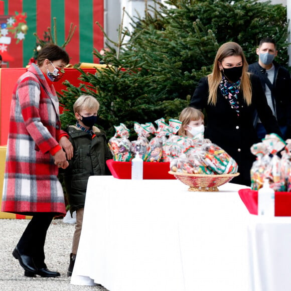 La princesse Stéphanie de Monaco, le prince héréditaire Jacques, Camille Gottlieb, la princesse Gabriella - Arbre de Noël du palais princier pour les enfants monégasques au palais princier en présence du prince Jacques et de la princesse Gabriella de Monaco, la princesse Stéphanie et de ses enfants Louis Ducruet et Camille Gottlieb, le 15 décembre 2021. © Claudia Albuquerque / Bestimage