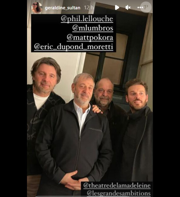 Matt Pokora, Philippe Lellouche, Eric Dupond-Moretti et Michel Lumbroso après la dernière représentation de la pièce Les grandes ambitions, au théâtre de la Madeleine, à Paris.