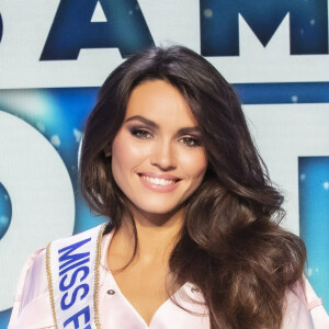 Exclusif - Diane Leyre (Miss France 2022) - Pendant l'émission TPMP (Touche Pas à Mon Poste) présentée en direct par C.Hanouna le 13/12/21 en direct sur C8, Paris le 13 décembre 2021. © Jack Tribeca / Bestimage 