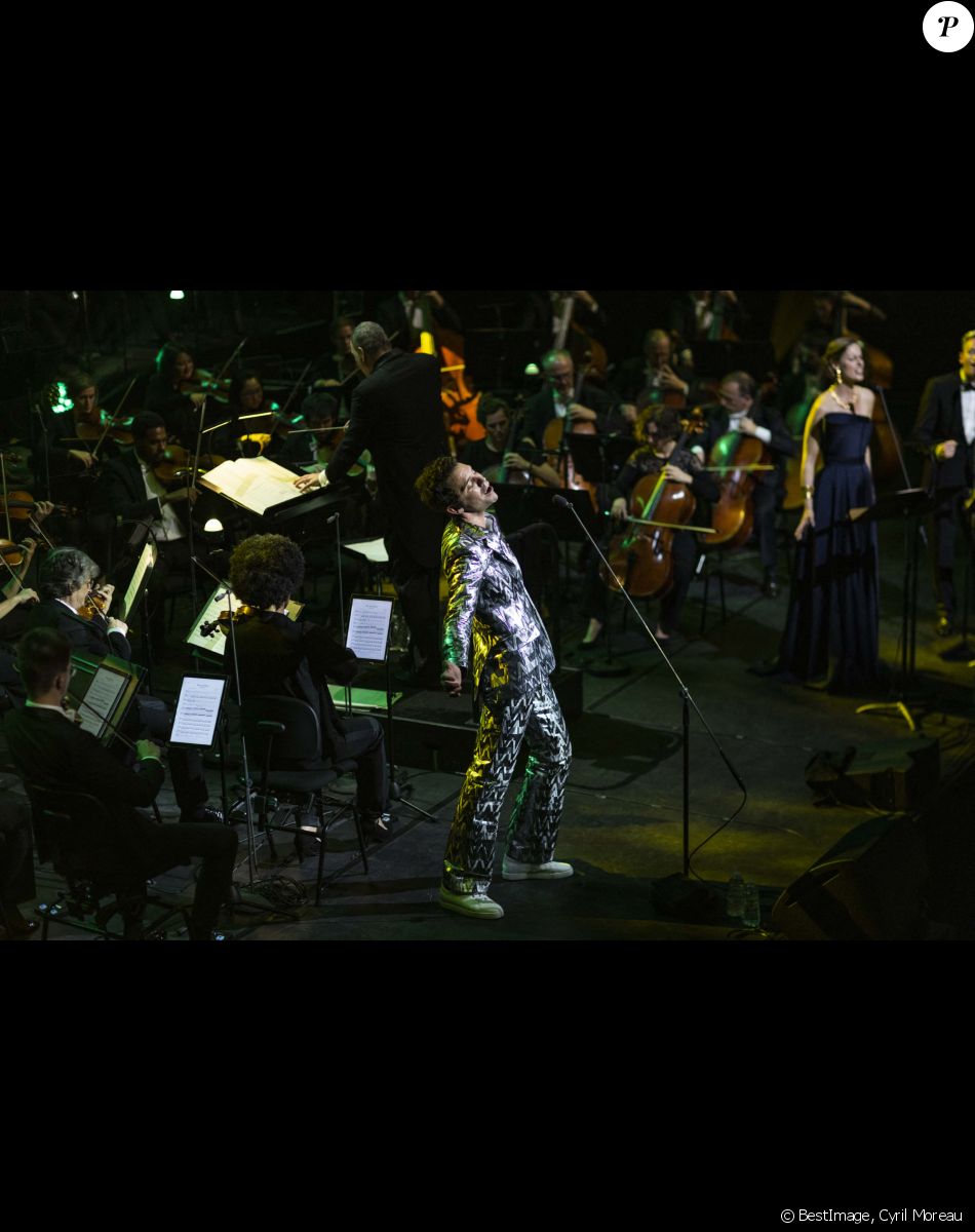 Exclusif - Mika Symphonique en concert à la Philharmonie de Paris avec l'Orchestre National d'Ile-de-France. Le 24 octobre 2021. L'enregistrement du concert sera diffusé le 22 décembre sur Culture Box puis sur France 5 © Cyril Moreau / Bestimage