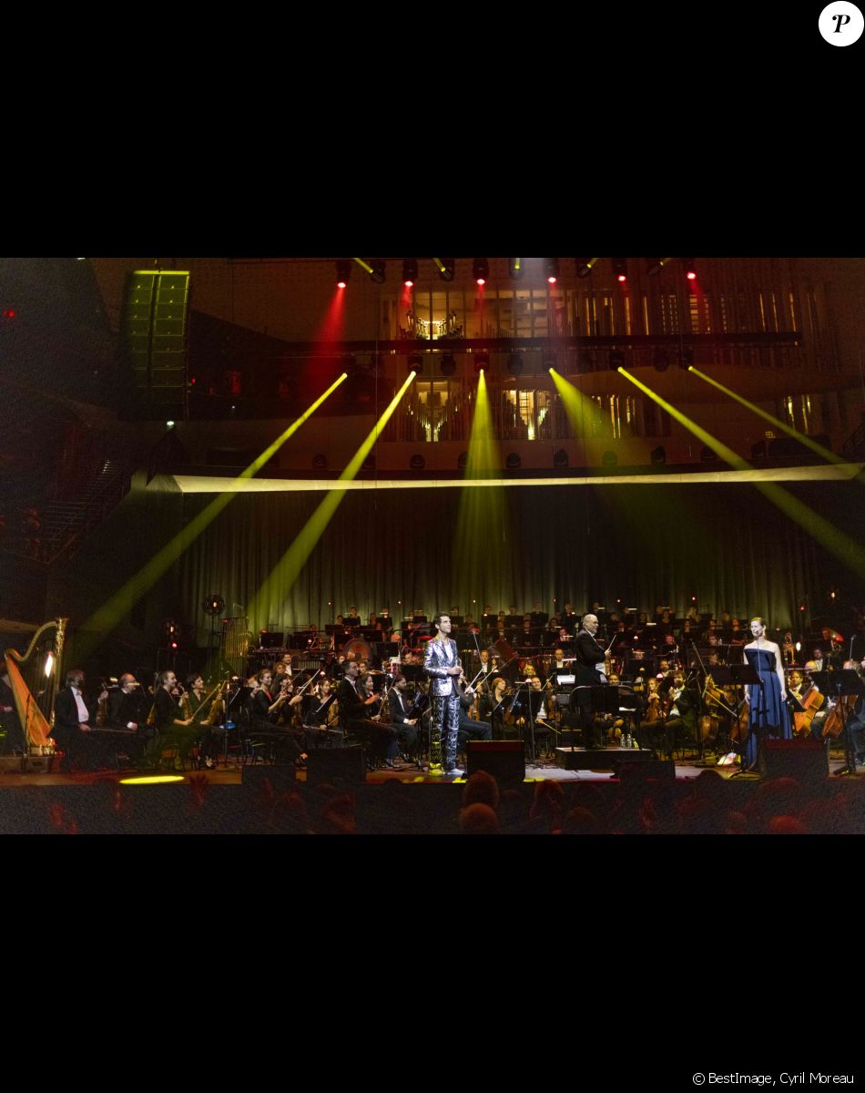 Exclusif - Mika Symphonique, accompagné de Ida Falk Winland, en concert à la Philharmonie de Paris avec l'Orchestre National d'Ile-de-France. Le 24 octobre 2021. L'enregistrement du concert sera diffusé le 22 décembre sur Culture Box puis sur France 5 © Cyril Moreau / Bestimage