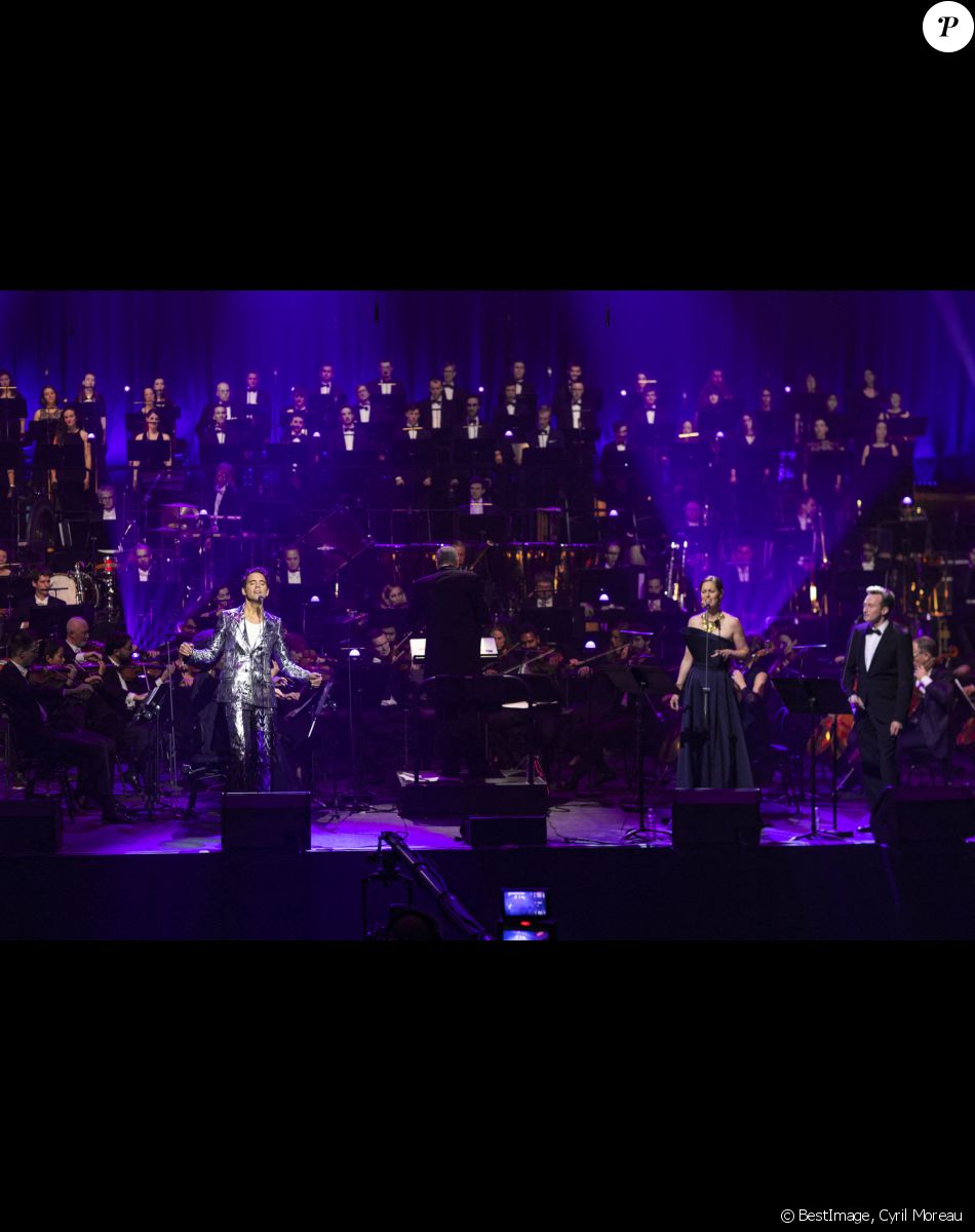 Exclusif - Mika Symphonique, accompagné de Ida Falk Winland et Max Taylor, en concert à la Philharmonie de Paris avec l'Orchestre National d'Ile-de-France. Le 23 octobre 2021. L'enregistrement du concert sera diffusé le 22 décembre sur Culture Box puis sur France 5 © Cyril Moreau / Bestimage