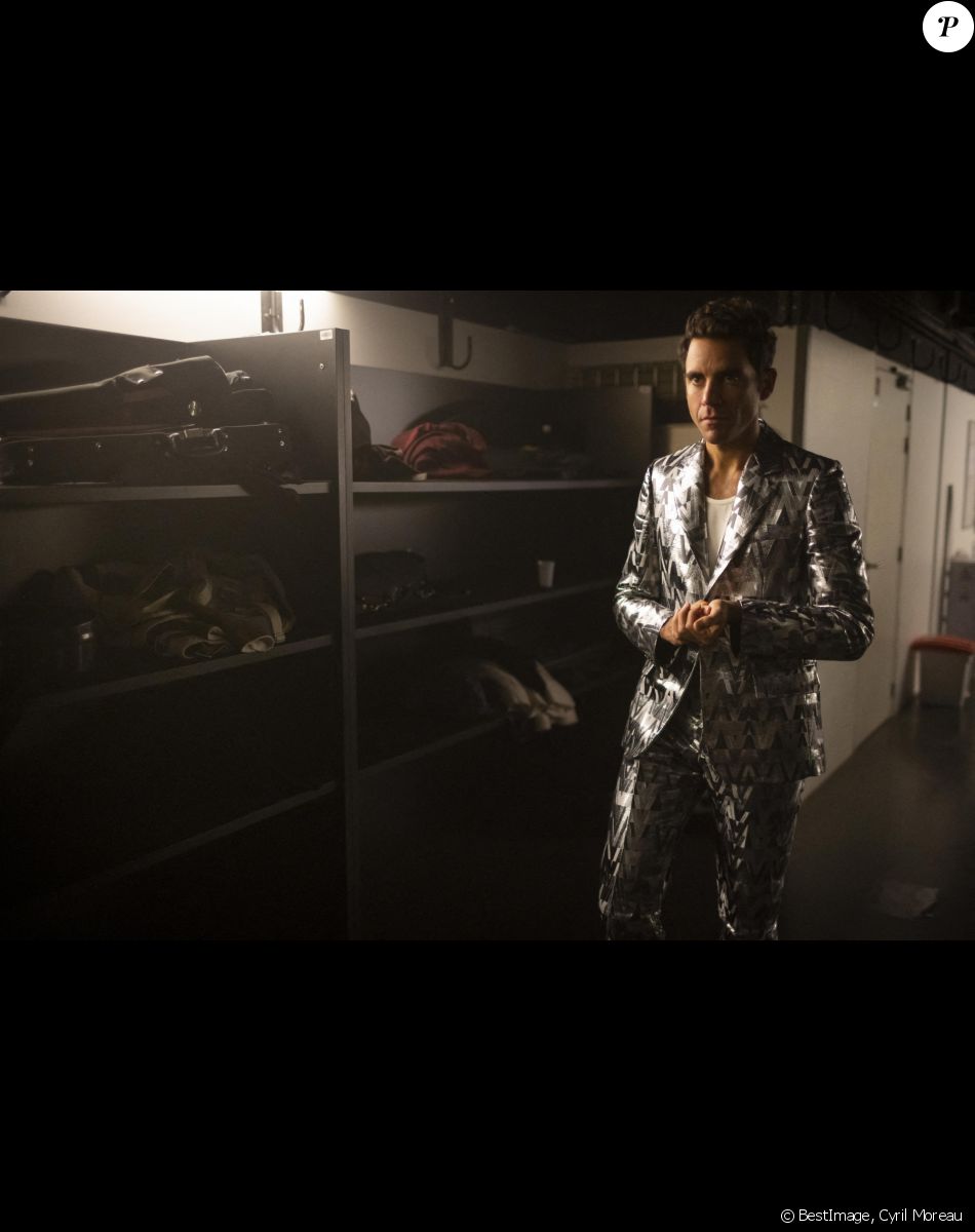Exclusif - Backstage - Mika est en backstage après son deuxième concert à la Philharmonie de Paris le 24 octobre 2021. © Cyril Moreau / Bestimage