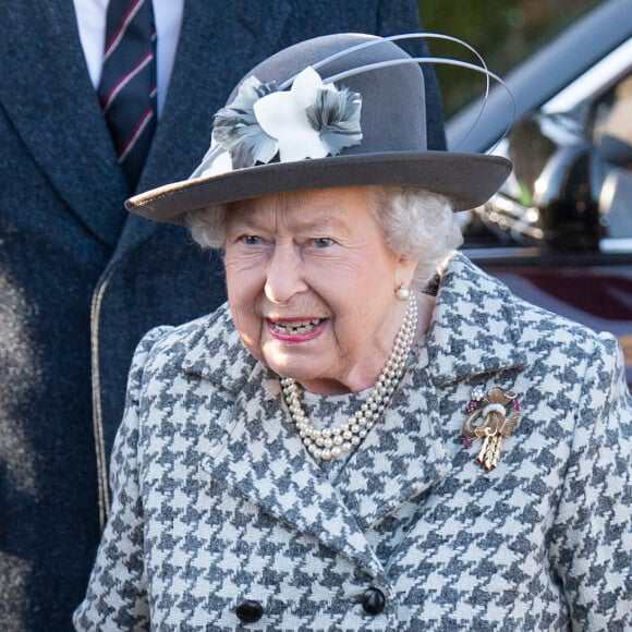 La reine Elizabeth II d'Angleterre à son arrivée au service dominical en l'église St Mary the Virgin à Hillington. Le 19 janvier 2020.