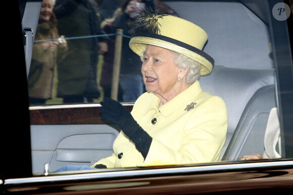 La reine Elizabeth II d'Angleterre à la sortie de la messe à Sandringham le 29 décembre 2019. 
