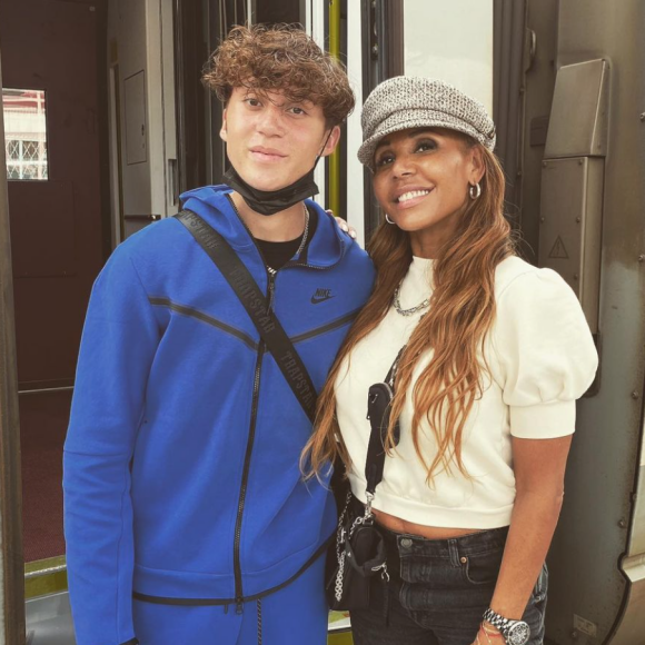 Cathy Guetta peut être fier de son fils Elvis ! Le jeune homme a été admis à l'université.