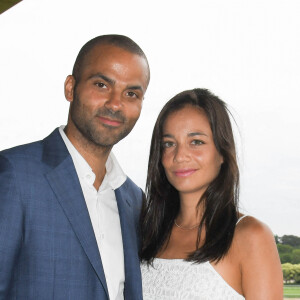 Tony Parker et sa compagne Alizé Lim - Tony Parker devient l'ambassadeur des courses hippiques en France et lance une série sur la chaine Equidia à l'Hippodrome ParisLongchamp le 17 juin 2021. © Coadic Guirec / Bestimage