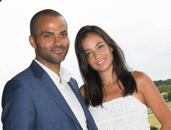 Tony Parker et sa compagne Alizé Lim - Tony Parker devient l'ambassadeur des courses hippiques en France et lance une série sur la chaine Equidia à l'Hippodrome ParisLongchamp le 17 juin 2021. © Coadic Guirec / Bestimage