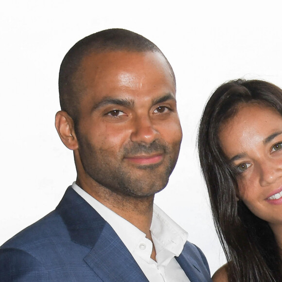 Tony Parker et sa compagne Alizé Lim - Tony Parker devient l'ambassadeur des courses hippiques en France et lance une série sur la chaine Equidia à l'Hippodrome ParisLongchamp le 17 juin 2021. © Coadic Guirec / Bestimage