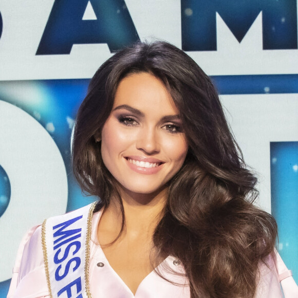 Exclusif - Diane Leyre (Miss France 2022) - Pendant l'émission TPMP (Touche Pas à Mon Poste) présentée en direct par C.Hanouna le 13/12/21 en direct sur C8, Paris le 13 décembre 2021. © Jack Tribeca / Bestimage