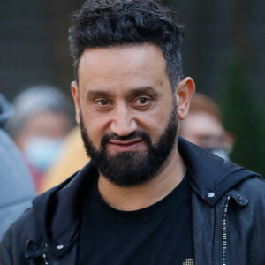 Semi-Exclusif - Cyril Hanouna - Arrivées à l'enregistrement de l'émission "Vivement Dimanche prochain" au Studio Gabriel à Paris, qui est diffusée le 31 octobre sur France 2. Le 27 octobre 2021 © Christophe Clovis / Bestimage