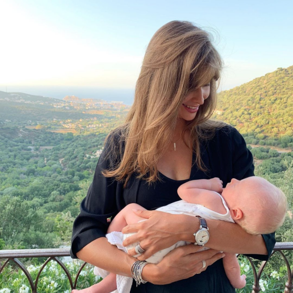 Ophélie Meunier (ici photographié avec son fils Joseph) a posté une rare image montrant sa fille, Valentine.