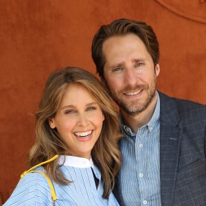 Ophélie Meunier (enceinte) et son mari Mathieu Vergne au village des Internationaux de France de Roland Garros à Paris le 9 juin 2021. © Dominique Jacovides / Bestimage