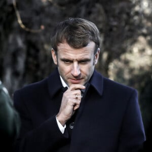 Le président de la République française, Emmanuel Macron se rend au Cimetière juif de Kozma Utca, et se recueille sur la tombe de la philosophe Agnès Heller, à Budapest, Hongrie, le 13 décembre 2021. © Stéphane Lemouton/Bestimage 