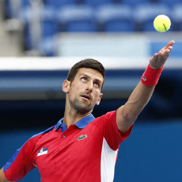 Novak Djokovic bat l'Allemand Jan-Lennard Struff (6-4, 6-3) lors des jeux olympiques de Tokyo 2020, le 26 juillet 2021. © Rodrigo Reyes Marin/ZUMA Press Wire/Bestimage