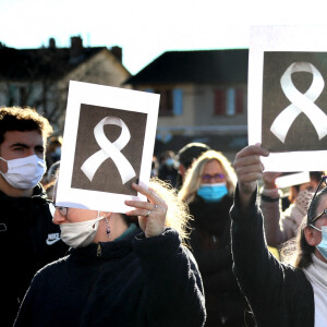 La famille et les proches se sont réunis pour une marche blanche en hommage à Delphine Jubillar, l'infirmière de 33 ans, disparue il y a un an, à Cagnac-les-Mines. Le 19 décembre 2021 © Patrick Bernard / Bestimage