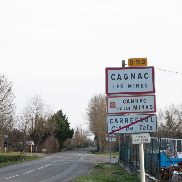La maison en construction de Delphine Jubillar (Aussaguel) , disparue sans laisser de traces depuis le 16 décembre 2020 à Cagnac les Mines dans le Tarn. Un gendarme et une équipe du service des eaux ont mené des investigations pour chercher des traces dans le réseau raccordé à la maison. Le 7 janvier 2021  © Frédéric Maligne / Bestimage