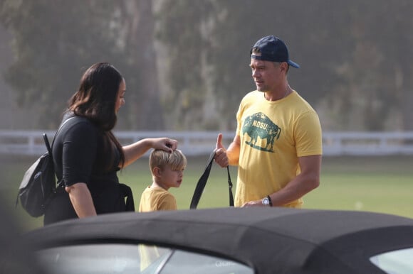 Exclusif - Josh Duhamel encourage son fils Axl Jack lors d'un match de football à Santa Monica le 6 novembre 2021.