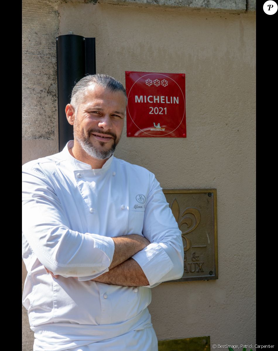 Exclusif - Le chef 3 Etoiles Glenn Viel nous fait découvrir son restaurant "L'Ousteau de Baumanière", situé aux Baux-de-Provence dans les Bouches du Rhône. Présentation des lieux, de sa brigade, ainsi que des cuisines et de la salle. Le 21 juillet 2021 © Patrick Carpentier / Bestimage