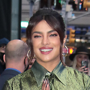 Priyanka Chopra assure la promotion du film "Matrix: Resurrections" à l'émission matinale Good Morning America à New York, le 16 décembre 2021.
