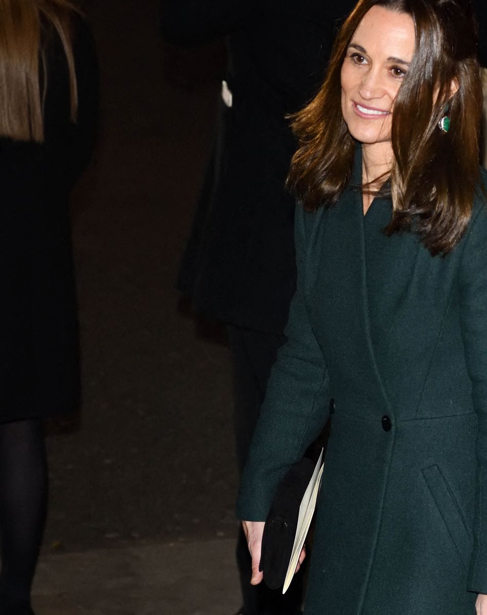 Pippa Middleton - La famille royale arrive au service de chant communautaire Together At Christmas à l'abbaye de Westminster à Londres le 8 décembre 2021.