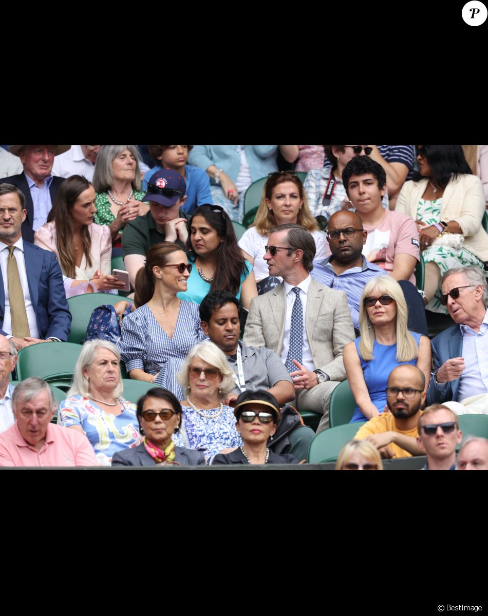 Première sortie officielle de Pippa Middleton, depuis la naissance de sa fille Grace, lors du tournoi de tennis de Wimbledon, le 9 juillet 2021. Elle était accompagnée de son mari James Matthews.