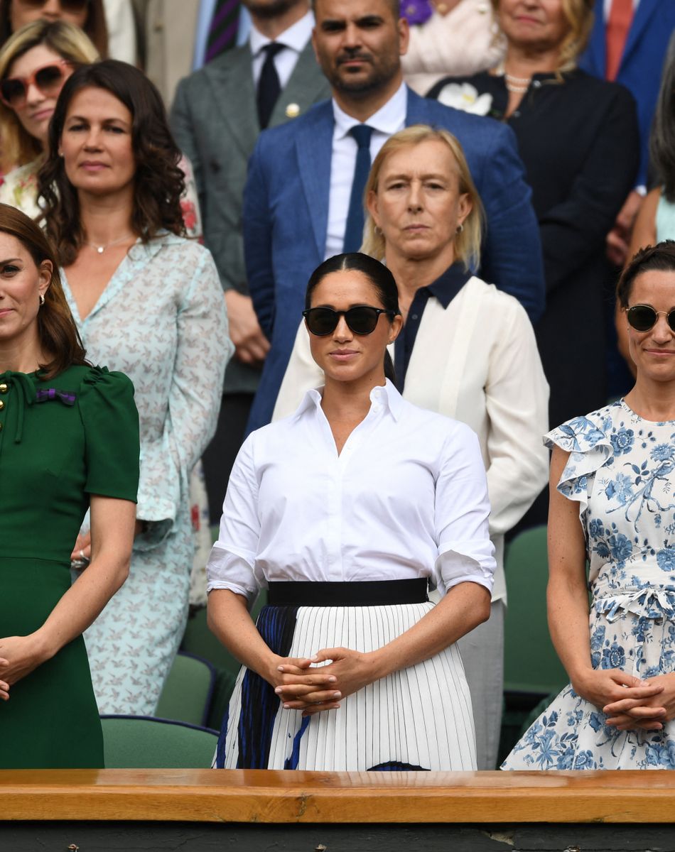 Catherine (Kate) Middleton, duchesse de Cambridge, Meghan Markle, duchesse de Sussex, et Pippa Middleton dans les tribunes lors de la finale femme de Wimbledon "Serena Williams - Simona Halep (2/6 - 2/6) à Londres, le 13 juillet 2019.
