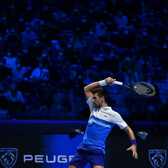 Novak Djokovic face à Cameron Norrie lors du Masters ATP à Turin, le 19 novembre 2021.