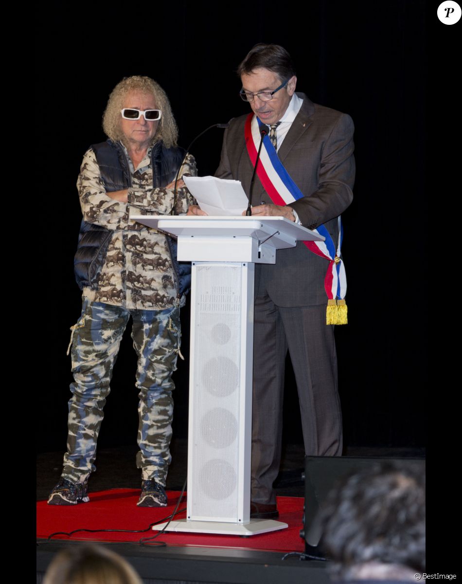 Michel Polnareff et Patrick Rossilli - Inauguration du centre culturel Michel Polnareff à Fontenay-Trésigny, le 25 novembre 2016.