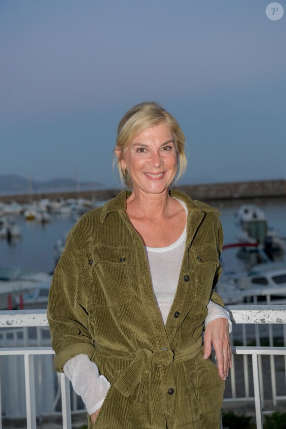 Michèle Laroque présente son film "Chacun chez soi" au Mourillon à Toulon le 11 mars 2020. Une comédie réalisé par M. Laroque et avec comme acteurs et actrices, M. Laroque, S. De Groodt, A. de Lencquesaing . © Patrick Carpentier/Bestimage