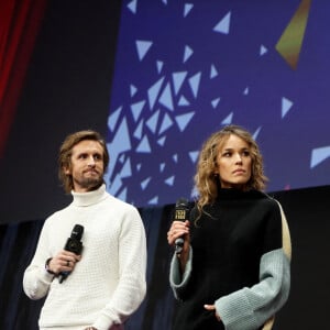 Philippe Lacheau et sa compagne Elodie Fontan et Tarek Boudali lors de la cérémonie d'ouverture de la 25ème édition du Festival international du film de comédie de l'Alpe d'Huez le 17 janvier 2022. © Dominique Jacovides / Bestimage