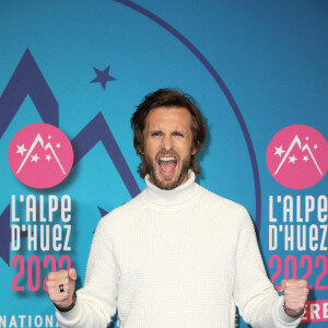 Philippe Lacheau au photocall de la soirée d'ouverture de la 25ème édition du Festival international du film de comédie de l'Alpe d'Huez le 17 janvier 2022. © Dominique Jacovides / Bestimage