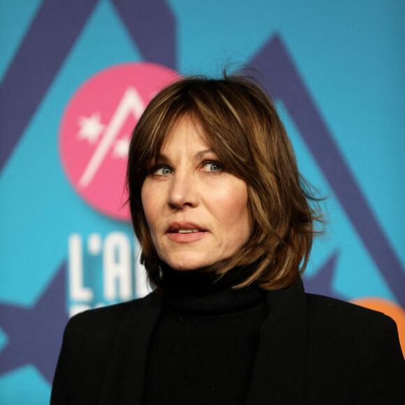 Mathilde Seigner au photocall de la soirée d'ouverture de la 25ème édition du Festival international du film de comédie de l'Alpe d'Huez le 17 janvier 2022. © Dominique Jacovides / Bestimage