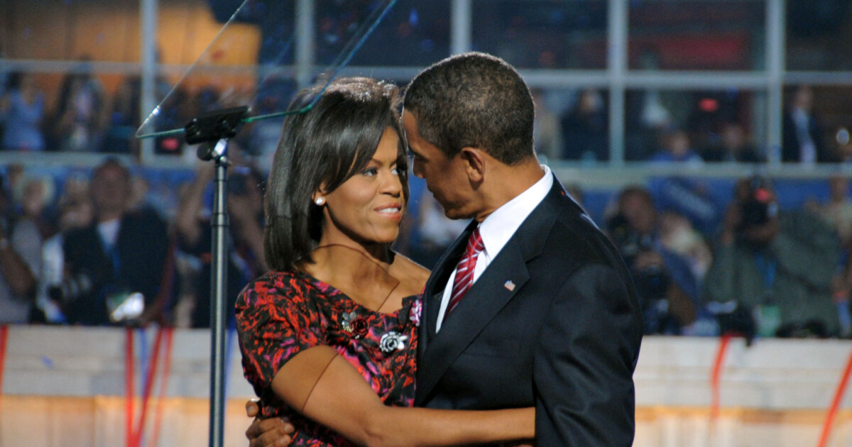 Michelle Obama a 58 ans : Barack tactile et attentionné pour son ...