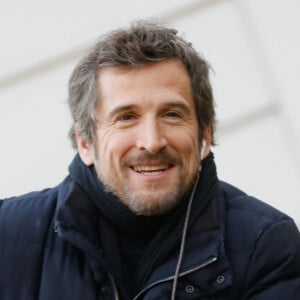 Guillaume Canet - Sortie de l'émission "Vivement Dimanche" au studio Gabriel à Paris, le 27 octobre 2021. © Christophe Clovis / Bestimage