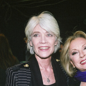 Archives - Véronique Sanson et Françoise Hardy aux Victoires de la musique en 2005 au Zénith de Paris. © Patrick Carpentier / Bestimage