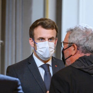 Le président Emmanuel Macron lors de la remise du prix French Design 100 au palais de l'Elysée à Paris le 20 janvier 2022. © Eric Tschaen / Pool / Bestimage 