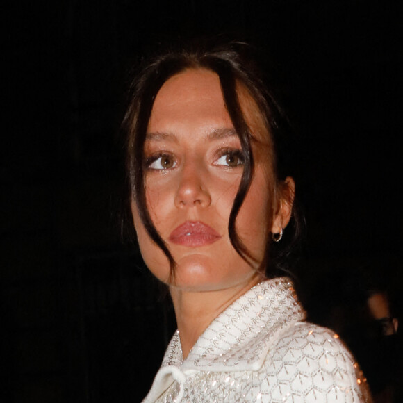 Adèle Exarchopoulos au défilé de mode Valentino lors de la la Fashion Week printemps/été 2022 au Carreau du Temple à Paris, France, le 1er octobre 2021. © Veeren Ramsamy-Christophe Clovis/Bestimage 
