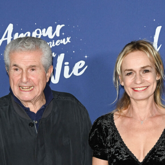 Claude Lelouch et Sandrine Bonnaire - Avant-première du film "L'amour c'est mieux que la vie" réalisé par C. Lelouch dont c'est le 50ème film au cinéma UGC Normandie à Paris le 17 janvier 2022. © Coadic Guirec/Bestimage 