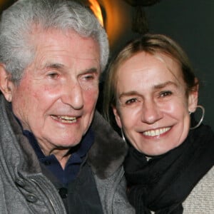 Claude Lelouch et Sandrine Bonnaire - Avant-première du 50ème film de Claude Lelouch "L'amour c'est mieux que la vie" au Cinéma des Cinéastes à Paris. Le 13 janvier 2022 © Cédric Perrin / Bestimage