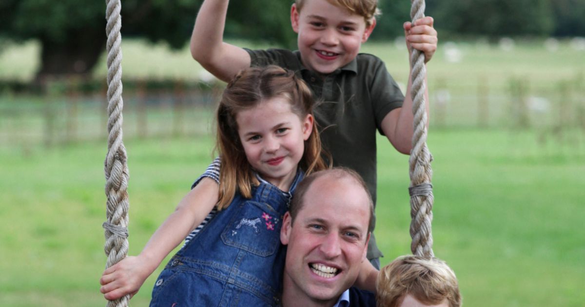 Le prince George a bien changé ! Partie de foot presque incognito avec William Le prince George a bien changé ! Partie de foot presque incognito avec William