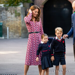 Le prince William et Catherine Kate Middleton, duchesse de Cambridge, emmènent leur fille la princesse Charlotte de Cambridge avec leur fils le prince George à l'école "Thomas's Battersea" le jour de la rentrée scolaire, le 5 septembre 2019.