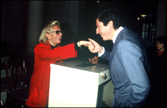 Isabelle et Patrick Balkany au bureau de vote lors élections municipales de Levallois-Perret en 1989