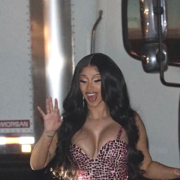 Cardi B à la sortie de la cérémonie des 47ème "People's Choice Awards" à Los Angeles, le 7 décembre 2021.