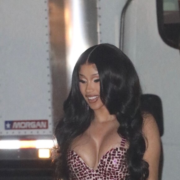 Cardi B à la sortie de la cérémonie des 47ème "People's Choice Awards" à Los Angeles, le 7 décembre 2021.