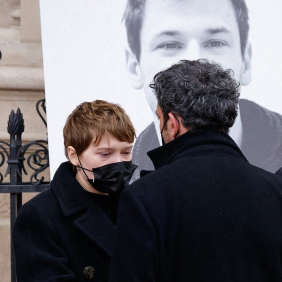 Léa Seydoux - Sorties des obsèques (bénédiction) de Gaspard Ulliel en l'église Saint-Eustache à Paris. Le 27 janvier 2022 © Jacovides-Moreau / Bestimage 