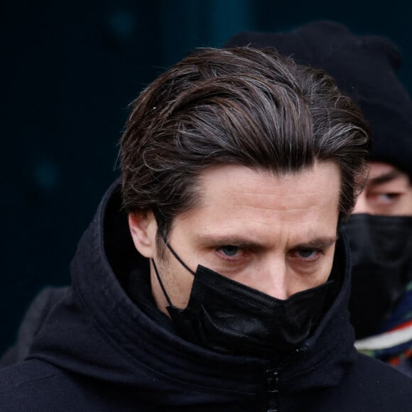 Raphaël Personnaz - Sorties des obsèques (bénédiction) de Gaspard Ulliel en l'église Saint-Eustache à Paris. Le 27 janvier 2022 © Jacovides-Moreau / Bestimage 