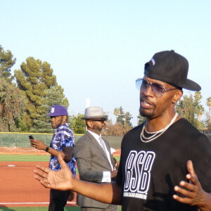 Jamie Foxx lors d'un match de baseball des célébrités dans le quartier de Valley Glen à Los Angeles, Californie, Etats-Unis, le 23 août 2021. © Julia Mineeva/TheNEWS2/Zuma Press/Bestimage 