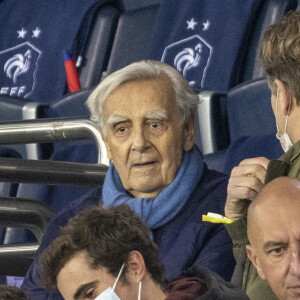 L'homme de lettres s'est éteint à 89 ans
Bernard Pivot dans les tribunes lors du match de football de qualification pour la Coupe du monde 2022 entre la France et le Kazakhstan au stade Parc des Princes à Paris, France, le 13 novembre 2021. La France a gagné 8-0. © Cyril Moreau/Bestimage